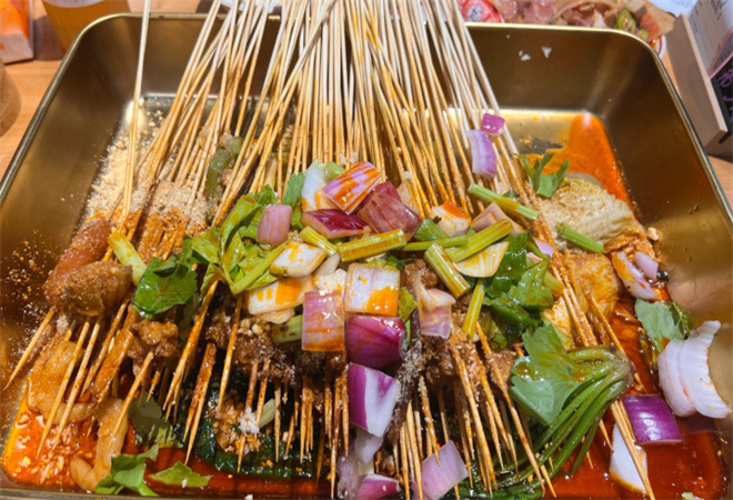 客串砂鍋火鍋串串加盟