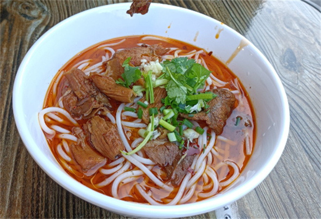 馬幫故事手撕牛肉粉